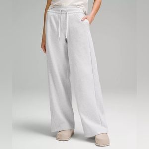 NWT lululemon scuba mid-rise wide-leg pant * regular length